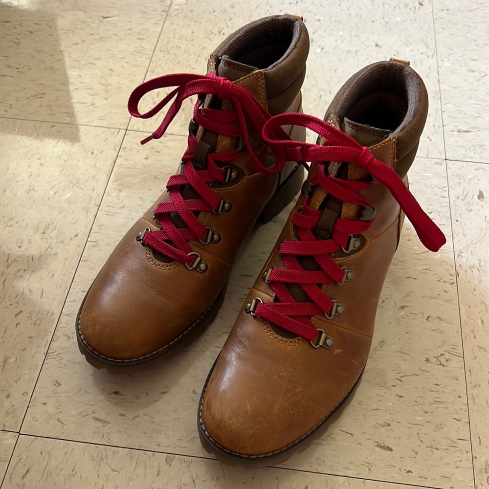 TIMBERLAND 8 WOMEN'S ELLENDALE HIKING BOOTS